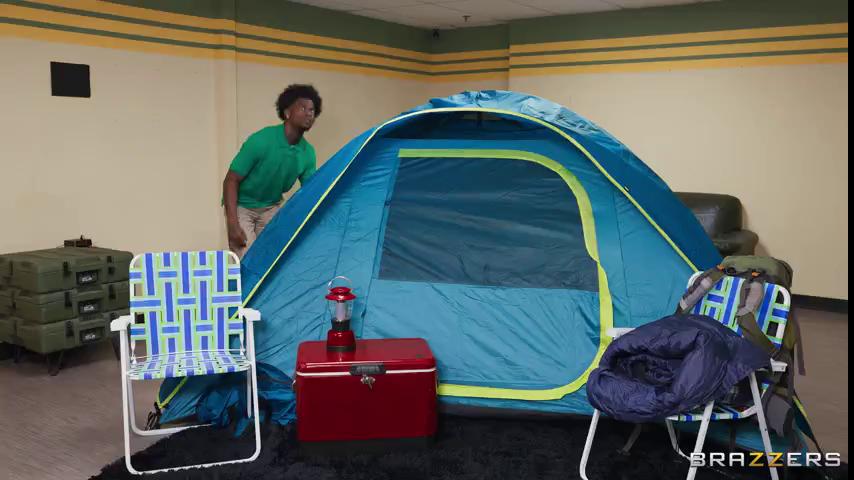 brazzersexxtra 24 11 01 nia bleu gloryhole honeytrap makes the pussy slap video